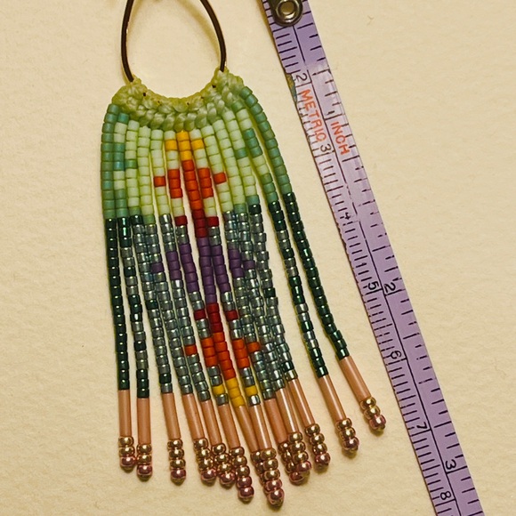 Long beaded fringe earrings made of macrame and miyuki beads - Picture 4 of 4